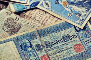 Political Uncertainty and Inflation